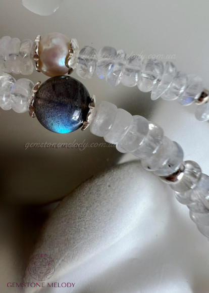 Кольє з місячним каменем, з підвіскою лотос, вставки лабрадору і перлів