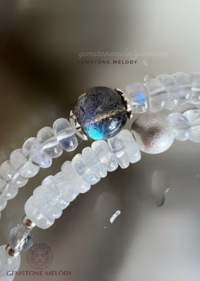 Кольє з місячним каменем, з підвіскою лотос, вставки лабрадору і перлів