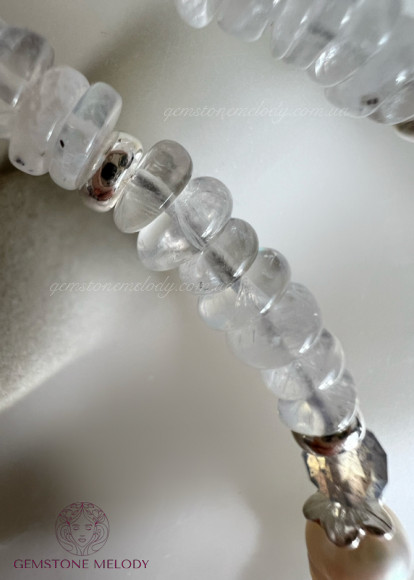 Кольє з місячним каменем, з підвіскою лотос, вставки лабрадору і перлів