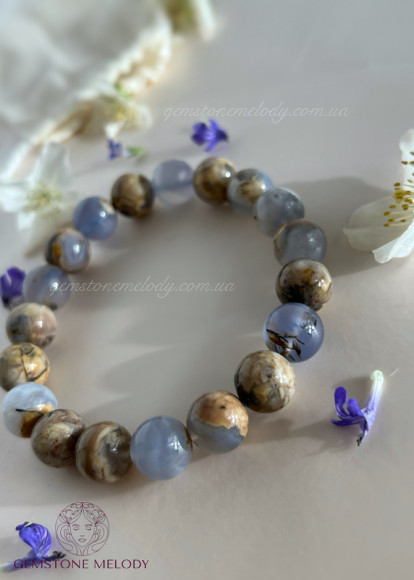 Браслет з блакитним халцедоном на резинці