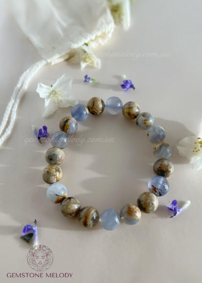 Браслет з блакитним халцедоном на резинці