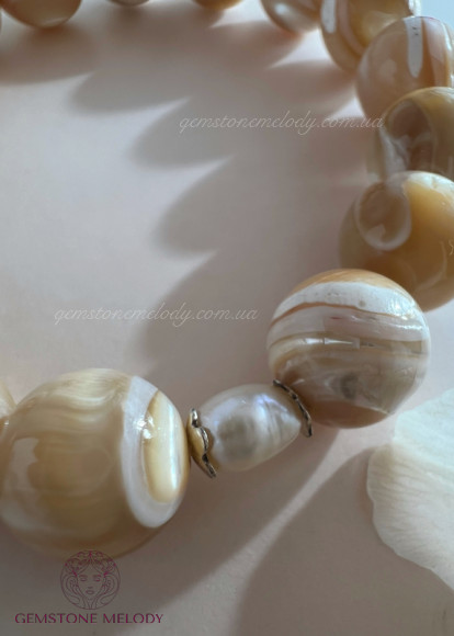 Браслет з перламутром на резинці