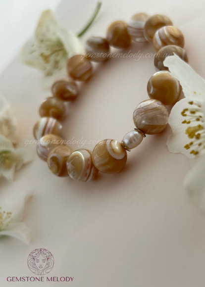 Браслет з перламутром на резинці