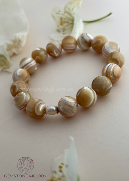 Браслет з перламутром на резинці