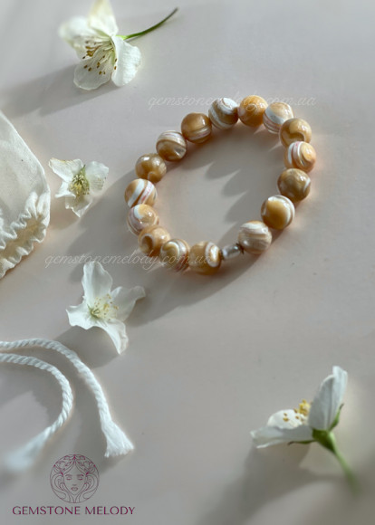 Браслет з перламутром на резинці