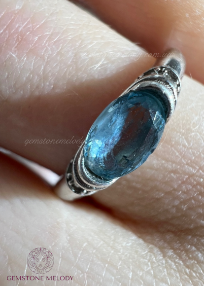 Каблучка зі срібла з аквамарином