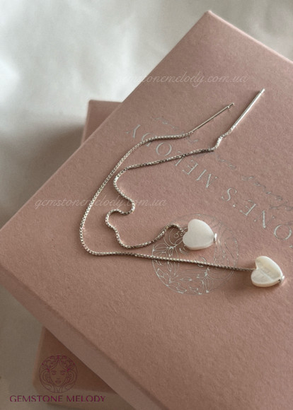 Срібні сережки з перламутровим серцем