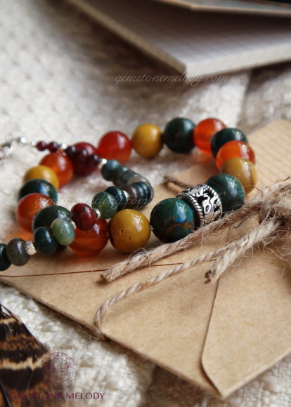 Набор браслетов в стиле бохо