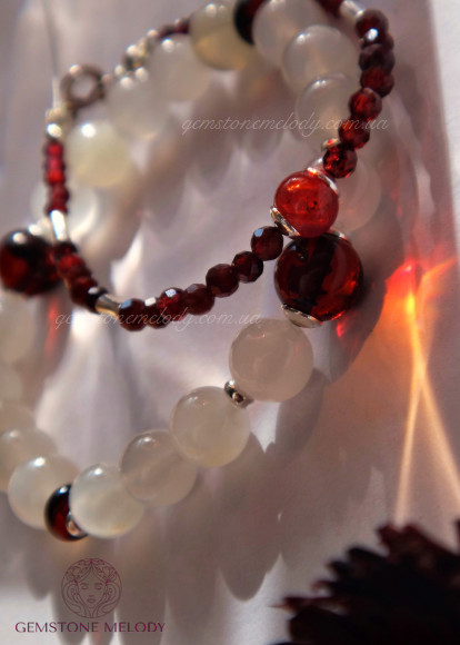 Набор браслетов " Зимняя вишня "